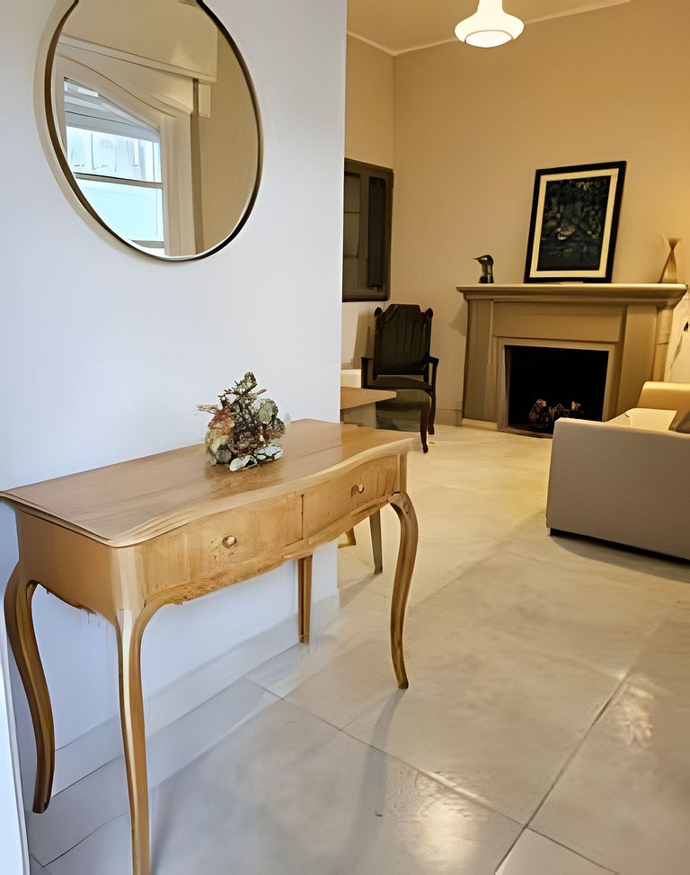 Centrally Located, Spacious, and Well-Equipped: "Your Tempor