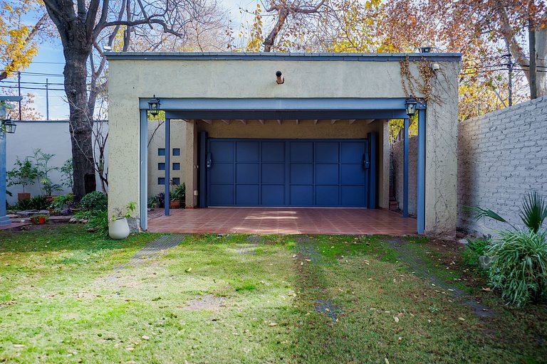 Suíte & Piscina em Jardim Exuberante (A/C, Banheiro Priv., E