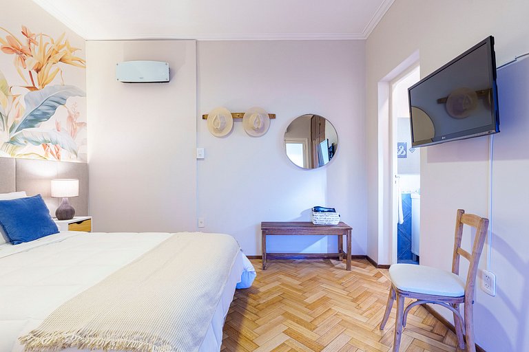 Acogedora habitación con jardín y piscina, a 10 min centro,